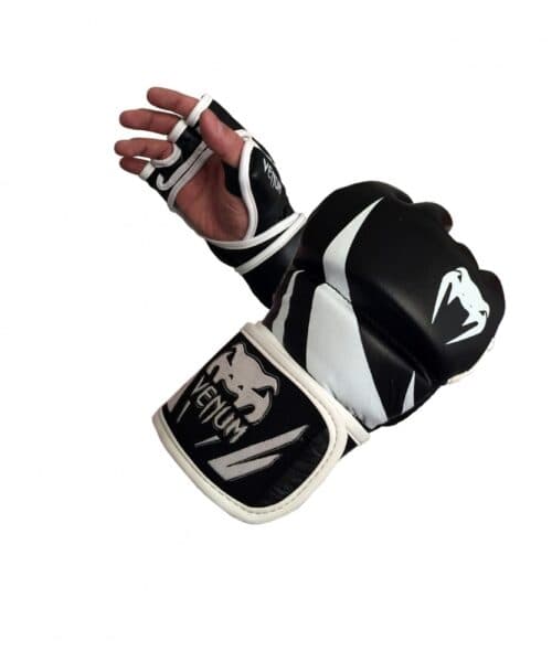 دستکش MMA چرم Venum — تصویر ۲