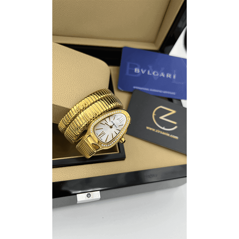 ساعت مچی زنانه بولگاری ماری طلایی صفحه سفید دورنگین Bvlgari Serpenti Tubogas Golden White Screen Diamonds — تصویر ۴