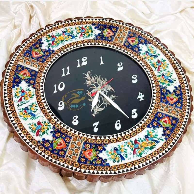 ساعت خاتم کاری گرد گل وبلبل صفحه مشکی حاشیه گل — تصویر ۳