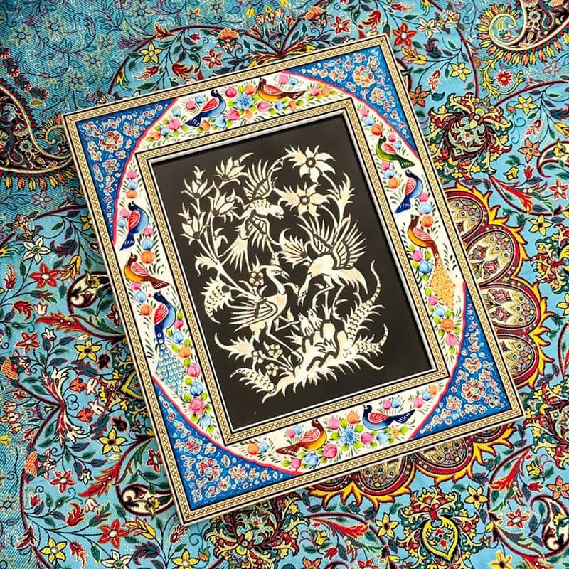 تابلو قلمزنی رومیزی با قاب خاتم کاری گل و بلبل 28در34 — تصویر ۲