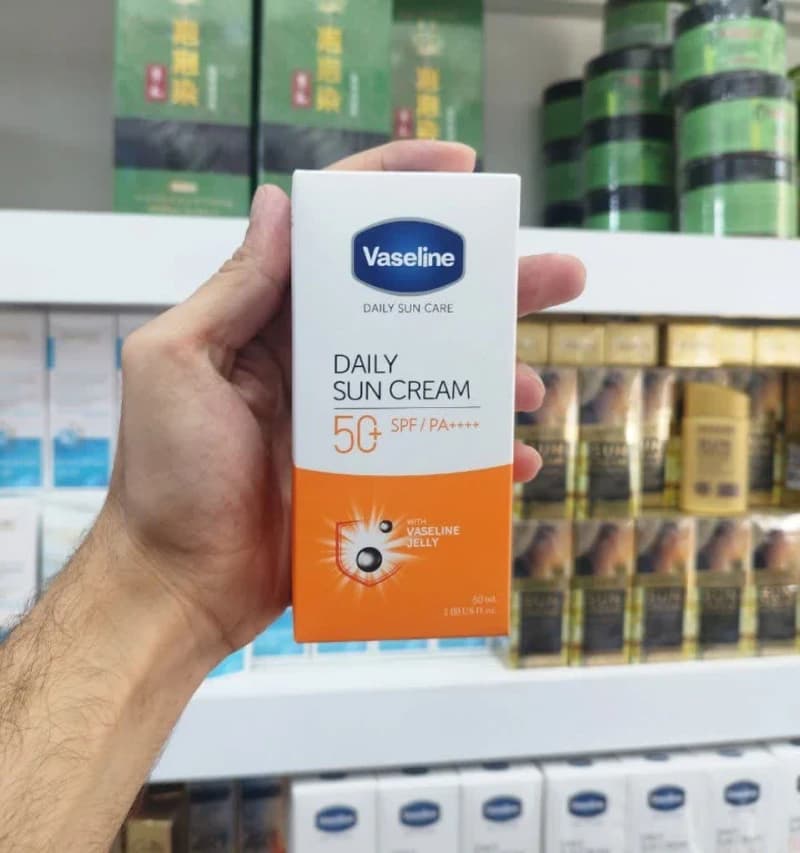کرم ضدآفتاب وازلین SPF50 — تصویر ۴