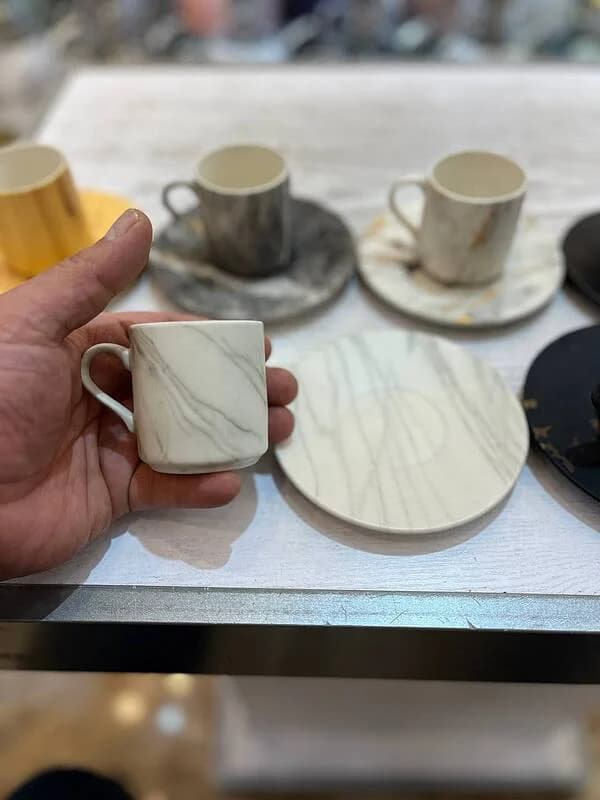 فنجان و نعلبکی طرح ماربل سفید ترکیه ای — تصویر ۲