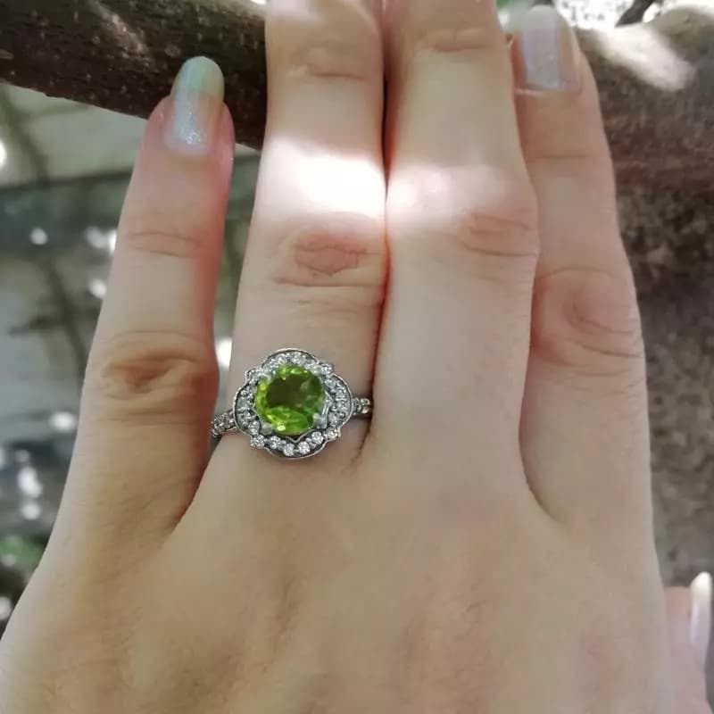 انگشتر نقره زنانه نگین زبرجد اصلی و معدنی، کد 530 — تصویر ۳