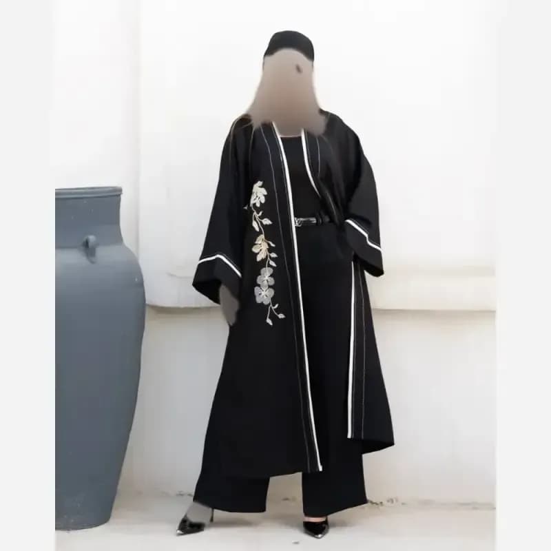 مانتو عبایی بهار گل کرپ ریزشی مزونی دوز فری سایز 38 تا 56 سه رنگ مشکی قهوه ای ملانژ — تصویر ۶