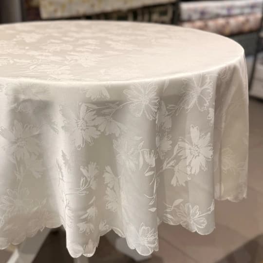 رومیزی ژاگارد مستطیل طرح کلارا — تصویر ۴