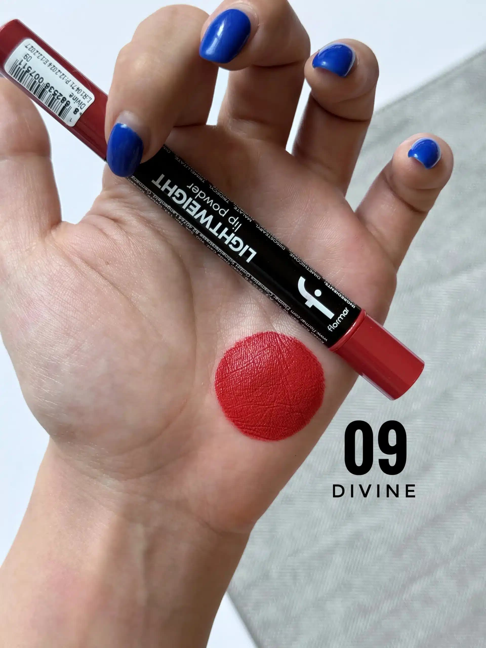رژلب مایع سر اسفنجی فلورمار Flormar مدل Lightweight Lip Powder (تستر) — تصویر ۷