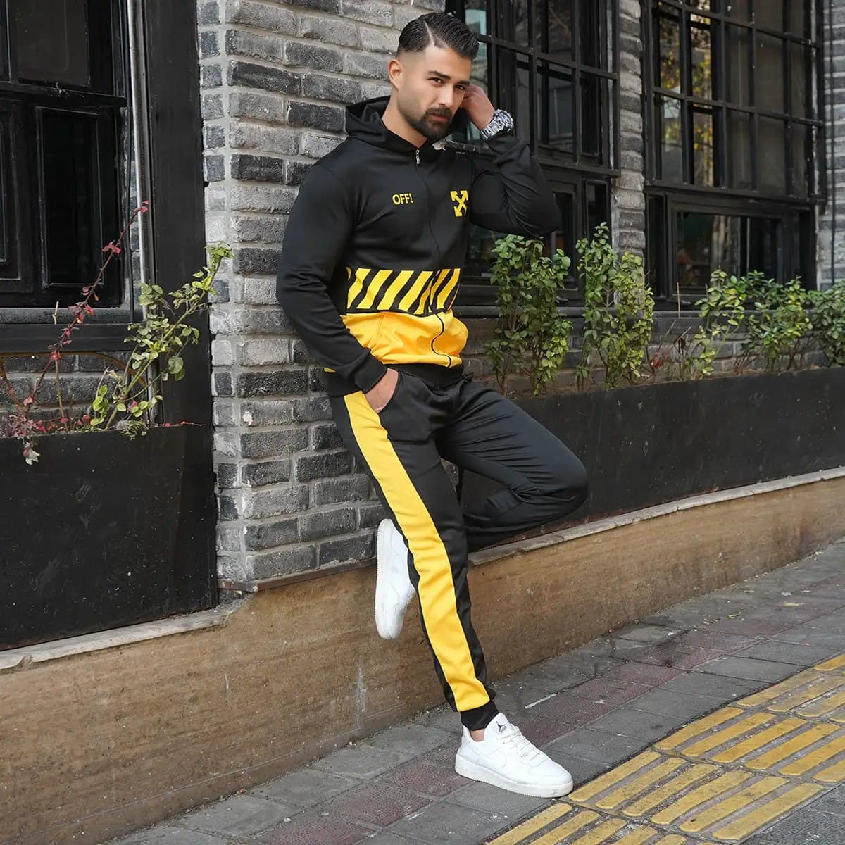 ست سوییشرت شلوار مردانه مشکی زرد off-white مدل Manga — تصویر ۳
