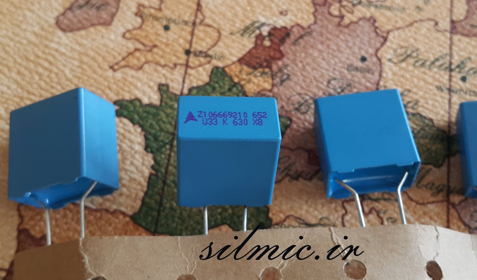خازن 27 نانو فاراد 1250 ولت EPCOS آلمان سری B32652 از نوع MKP — تصویر ۵