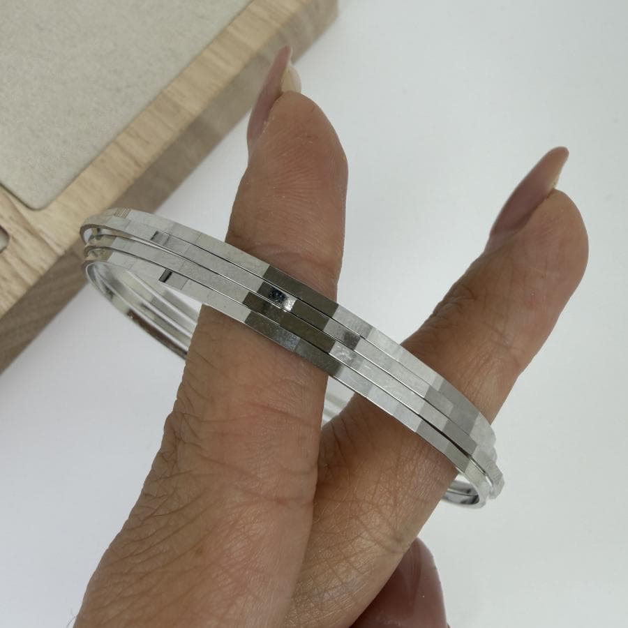 النگو و دستبند زنانه کد 6 — تصویر ۴