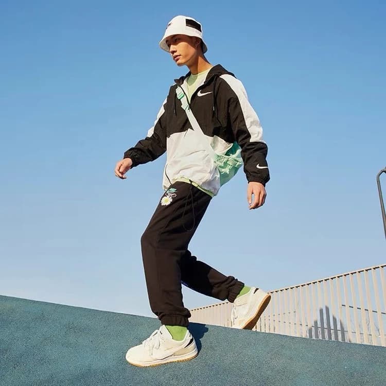 بادگیر نایکی مردانه مدل Windrunner | Nike Windbreaker Men Black White — تصویر ۲