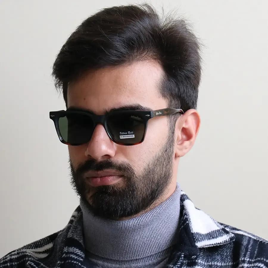 عینک آفتابی Vittorio Richi با فریم مشکی مات و هاوانا، مستطیلی شکل، دسته سیمدار و لنز سبز تیره مدل 9809 — تصویر ۲