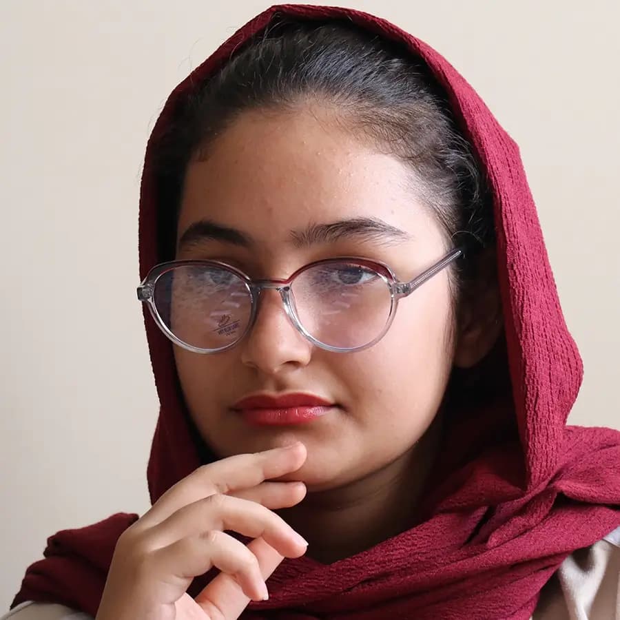 عینک زنانه با فریم سبز دو رنگ، شگل گرد و دایرهای، دسته سیمدار و لنز بلوکات و UV400 مدل 8329 — تصویر ۲