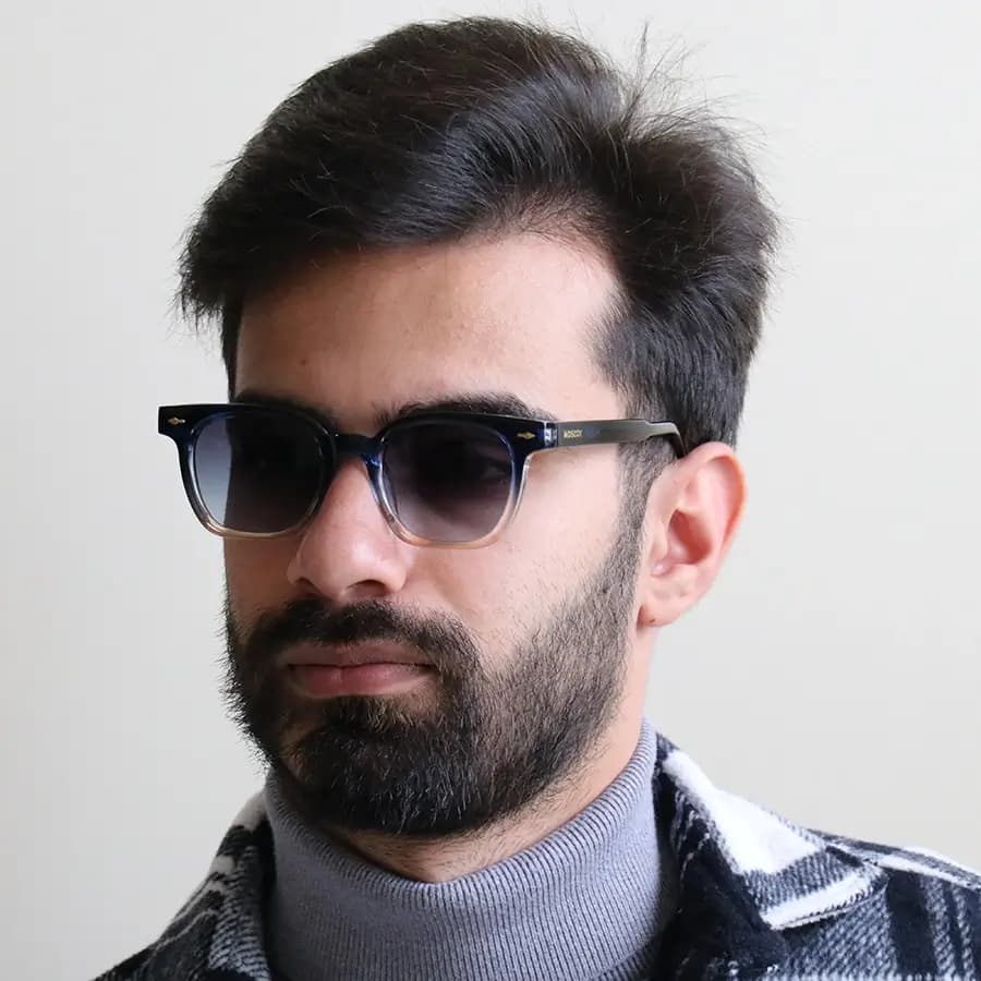 عینک آفتابی موسکات با فریم مربعی شکل، رنگ خاکستری براق، دسته سیمدار و لنز قهوهای روشن مدل 1207 — تصویر ۲