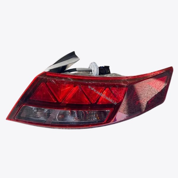 چراغ عقب روی گلگیر راست LED مثلثی با لامپ تارا ایساکو