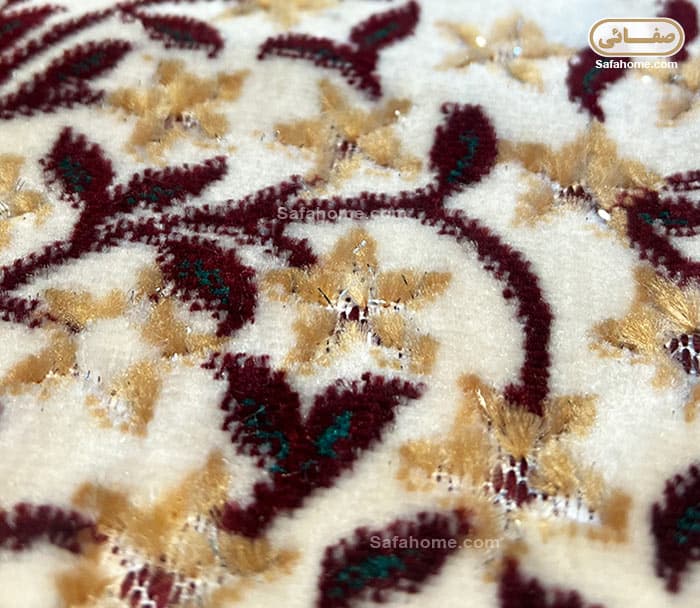 سجاده مدل قالیچه گل برجسته طرح درخت زرشکی — تصویر ۳