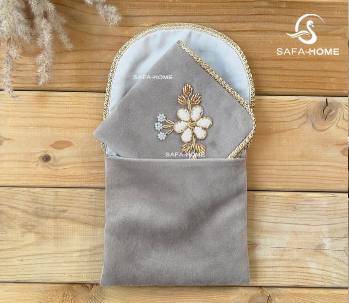 جانماز کیفی 2 تکه طرح سرمه دوزی — تصویر ۴