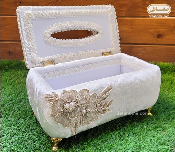 سرویس صندوقچه مخمل 5 تکه طرح گل برجسته کلارا شیری — تصویر ۷