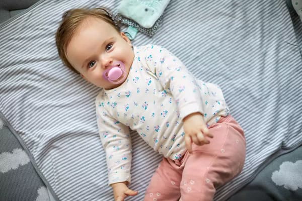 پستانک اونت اولترا ایر 6-18ماه avent ultra air — تصویر ۳