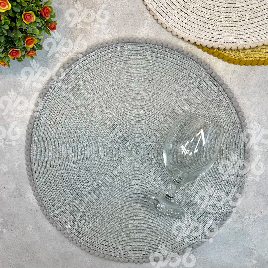 زیر بشقابی و رومیزی گرد پارچه ای — تصویر ۳
