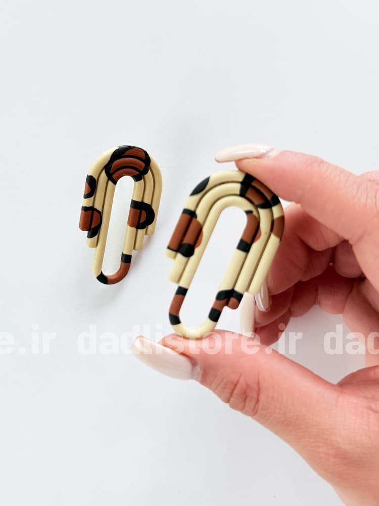 گوشواره دست ساز با خمیر پلیمری طرح نیم دایره پلنگی — تصویر ۳