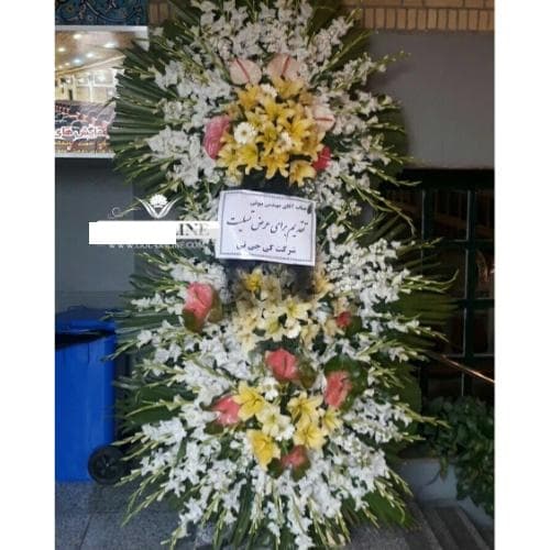 گل فروشی چند قدمی مسجد در محله کرمان تهران t709