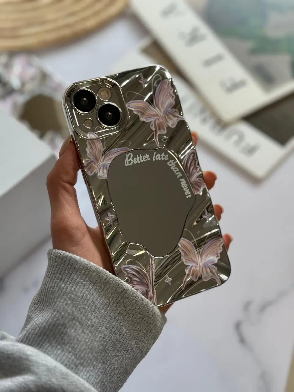قاب کرومی Better late than never — تصویر ۲
