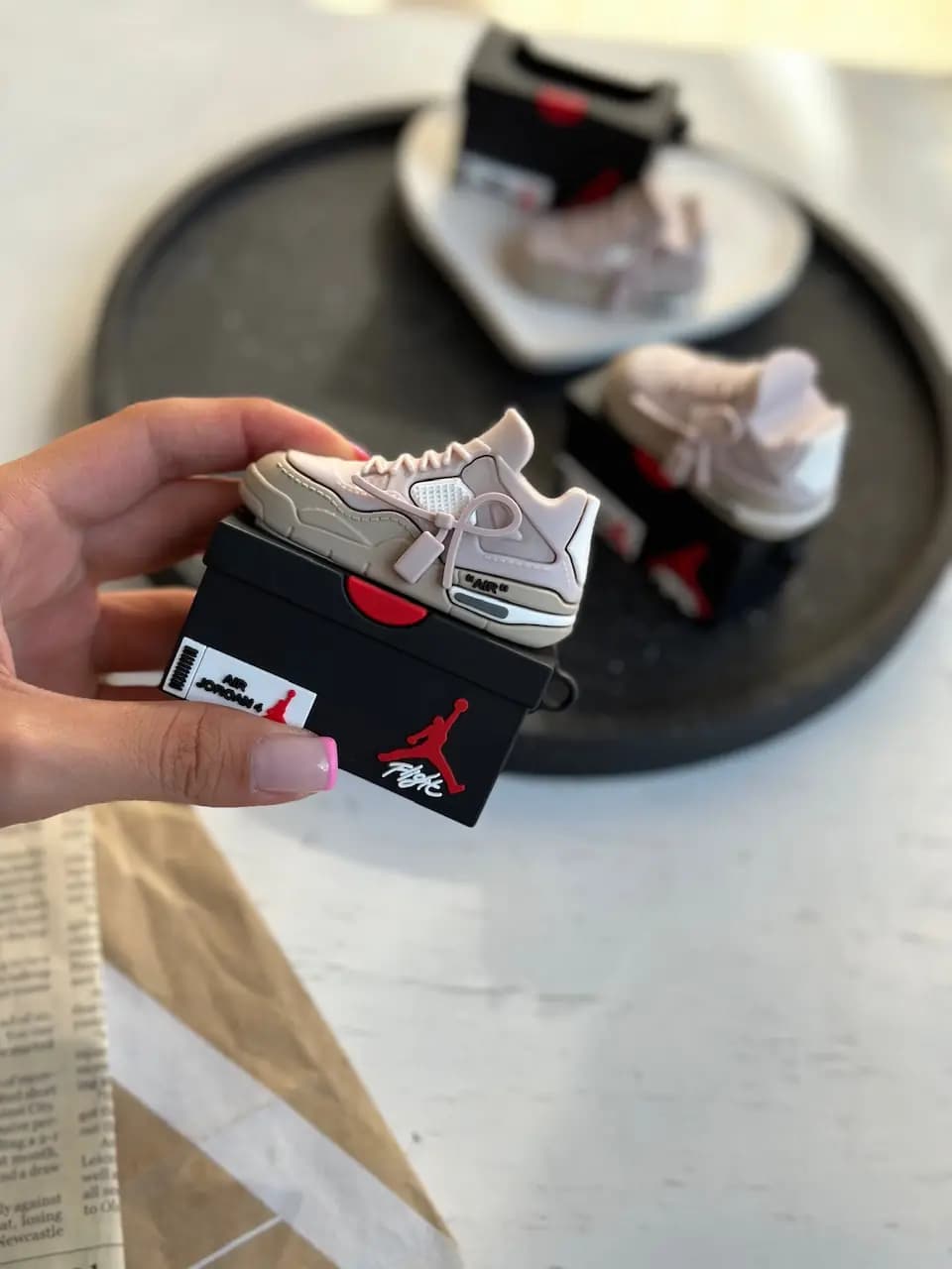 کاور ایرپاد سیلیکونی Nike Air Jordan — تصویر ۲