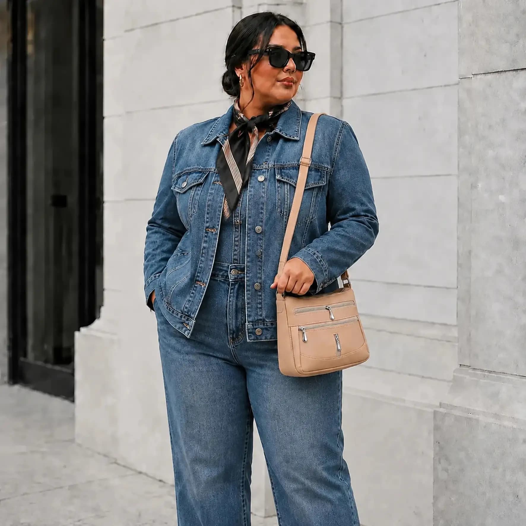 کیف زنانه دوشی ۶ زیپ کرمی تیره | برزنت طرح دیبا مقاوم و قابل شستشو + ارسال فوری کد G59