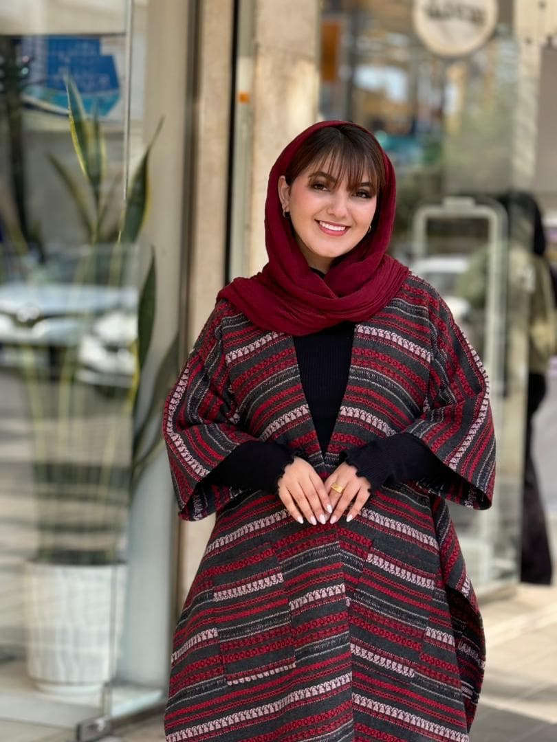 پانچ جلوباز قرمز طوسی صورتی راه راه — تصویر ۳