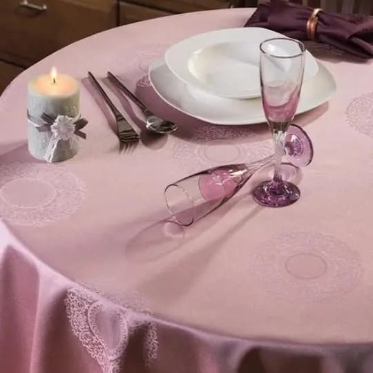 رومیزی ژاگارد دایره طرح رومانس رزین تاژ
