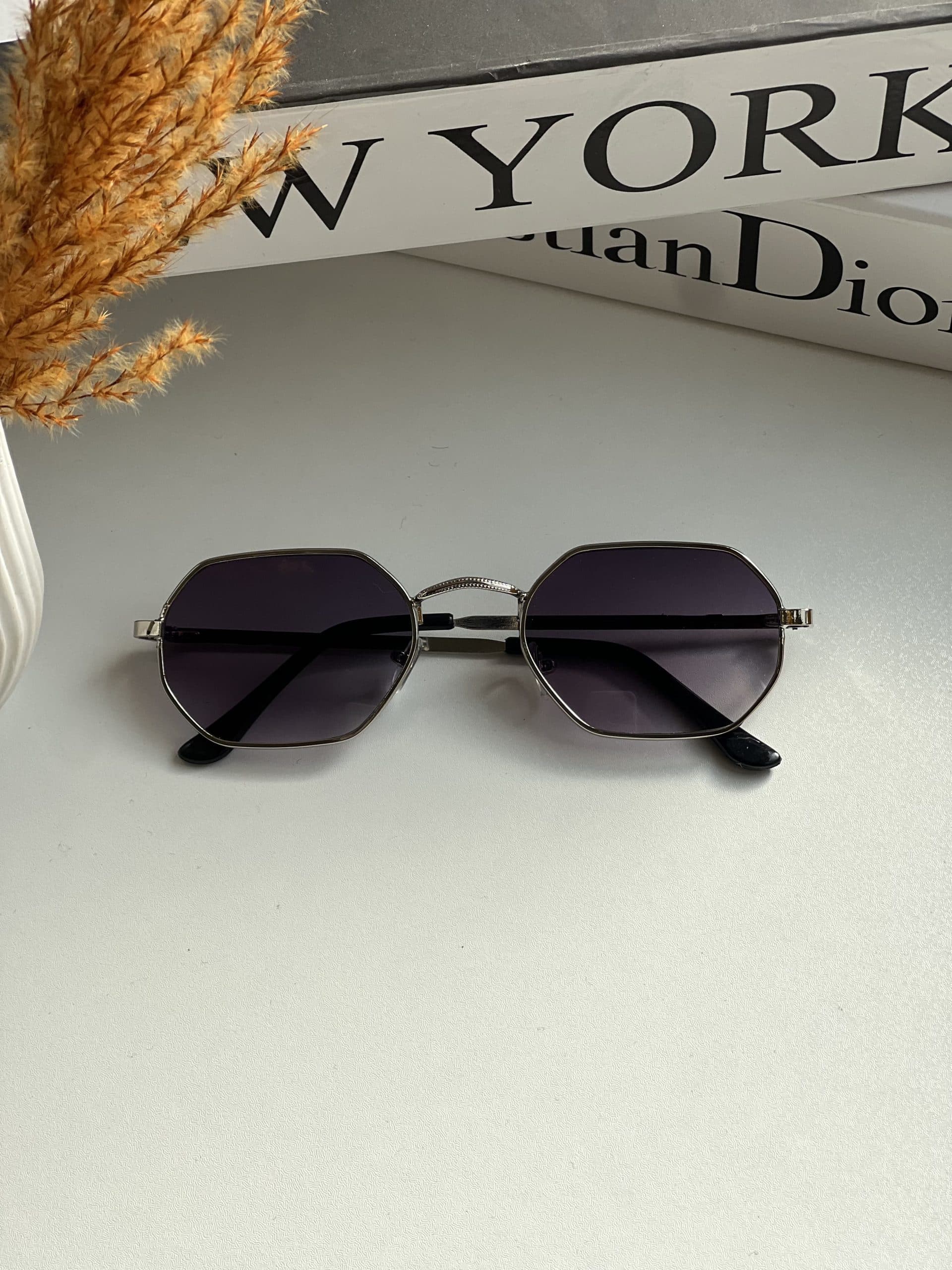 عينك آفتابي برند Rayban زنانه ترند يووي 400 — تصویر ۳
