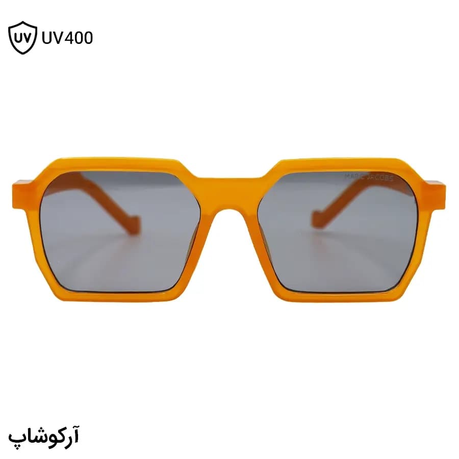 عینک آفتابی مارک جیکوبز با فریم رنگ نارنجی براق، شکل مربعی و لنز دودی تیره مدل 68891 — تصویر ۳