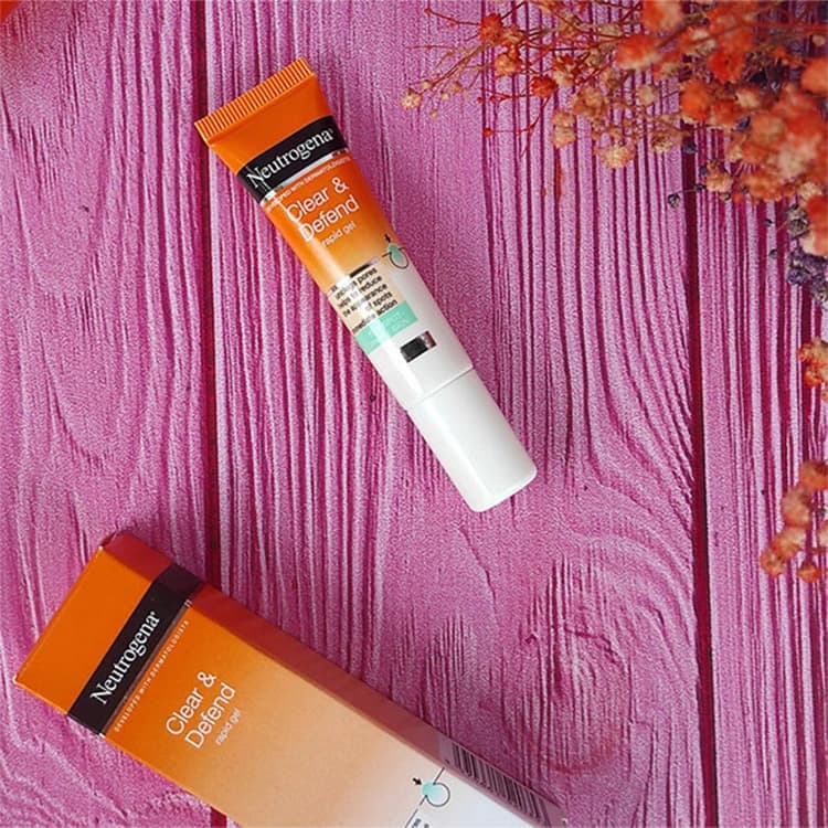 ژل ضد جوش Neutrogena مدل Clear and Defend حجم 15 میلی لیتر — تصویر ۳