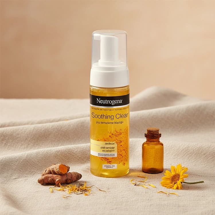 فوم شوینده صورت Neutrogena مدل Soothing Clear حجم 150 میلی لیتر — تصویر ۲