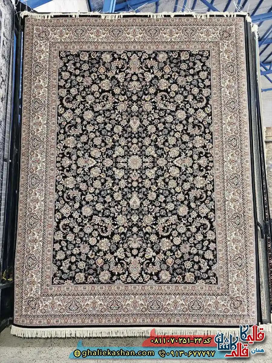 فرش کلاسیک 700 شانه طرح افشان گلریز رنگ سرمه ای مشکی کاشان