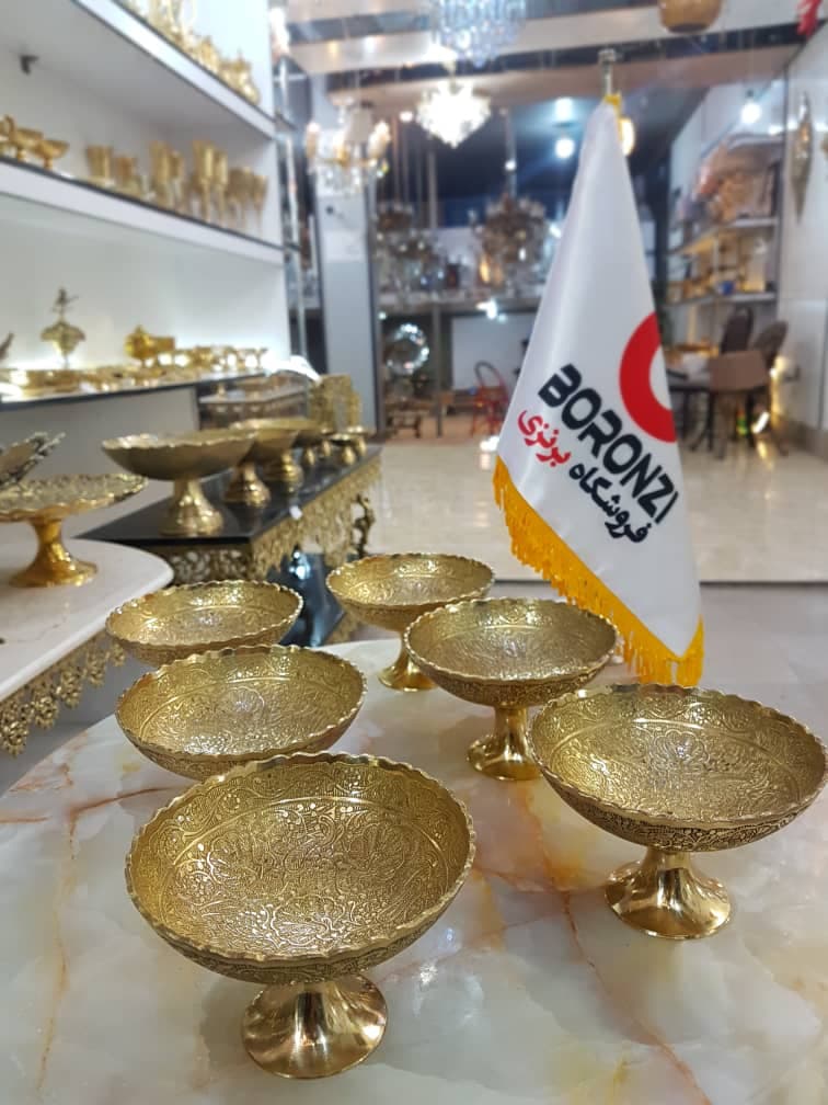 کاسه پایه دار برنجی هندی طرح طاووس 3 — تصویر ۲