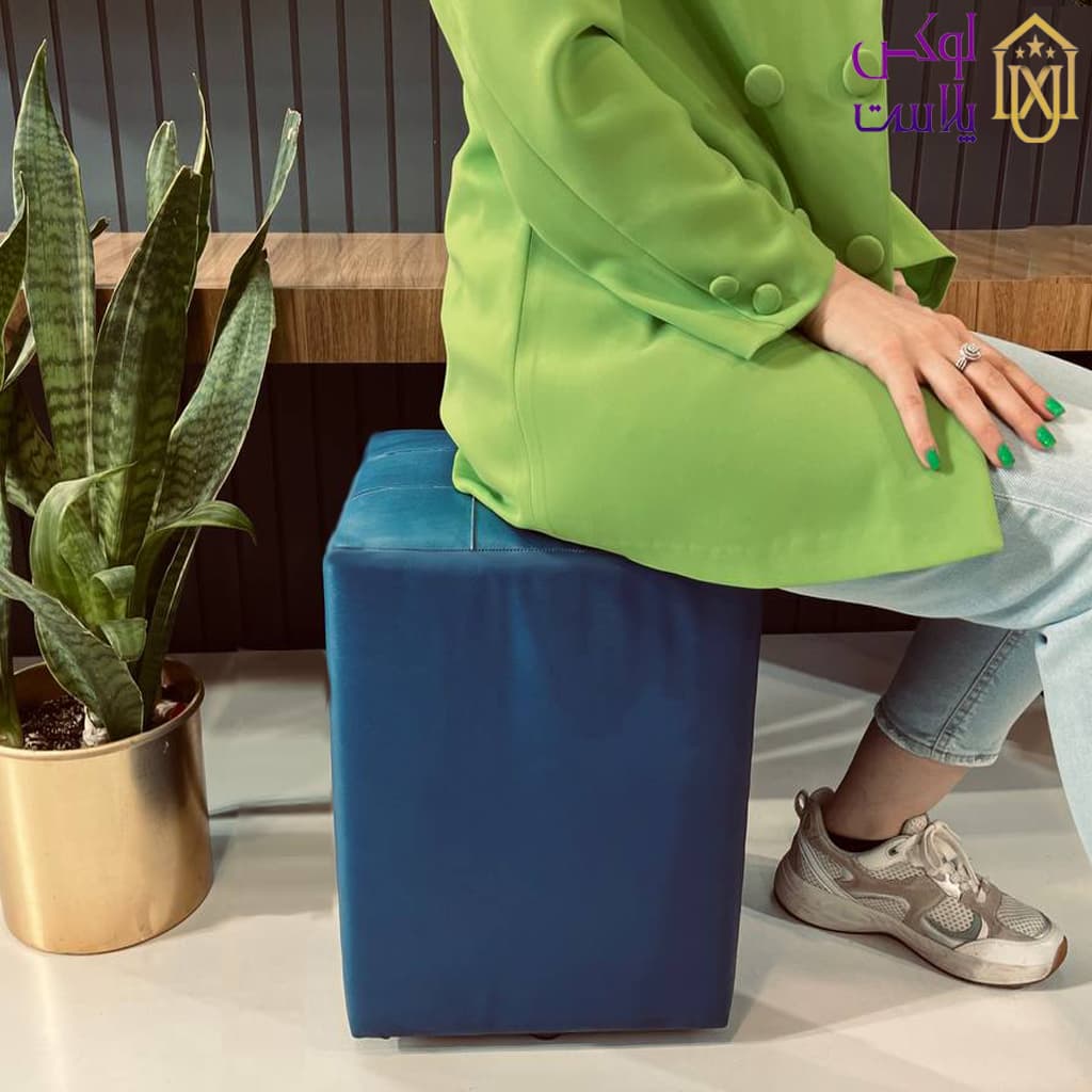 پاف چهار گوش چرم آبی رنگ — تصویر ۲