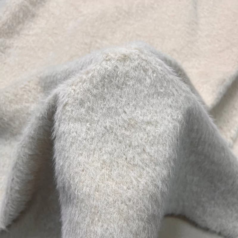 پارچه خز گرگی شیری — تصویر ۴