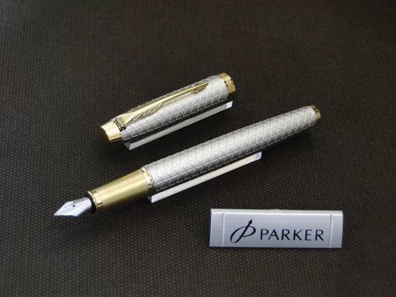 خودنویس پارکر مدل ای ام پریمیوم (کروم گیره طلایی) – PARKER IM premium