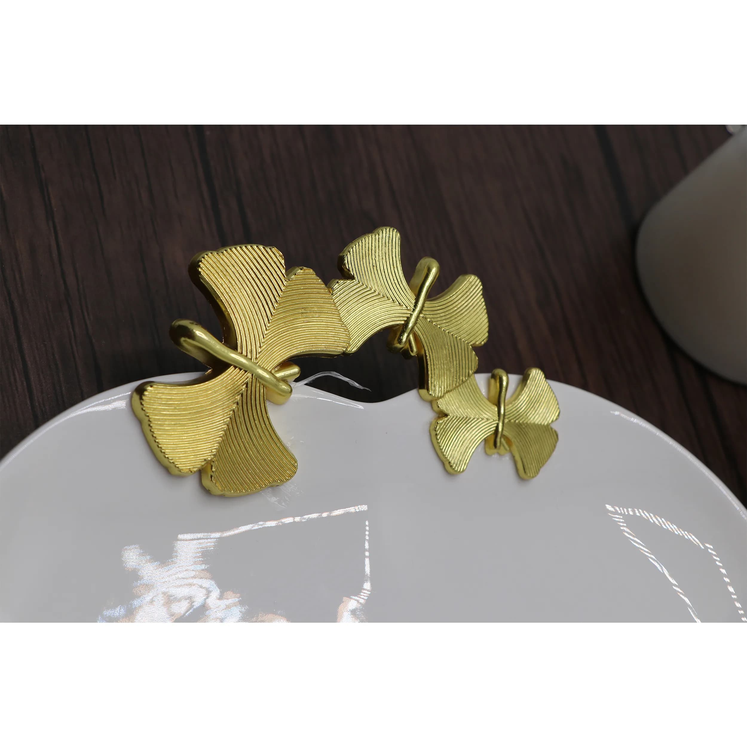 شیرینی خوری بی.وی.کی طرح Butterfly کد 672224 — تصویر ۲