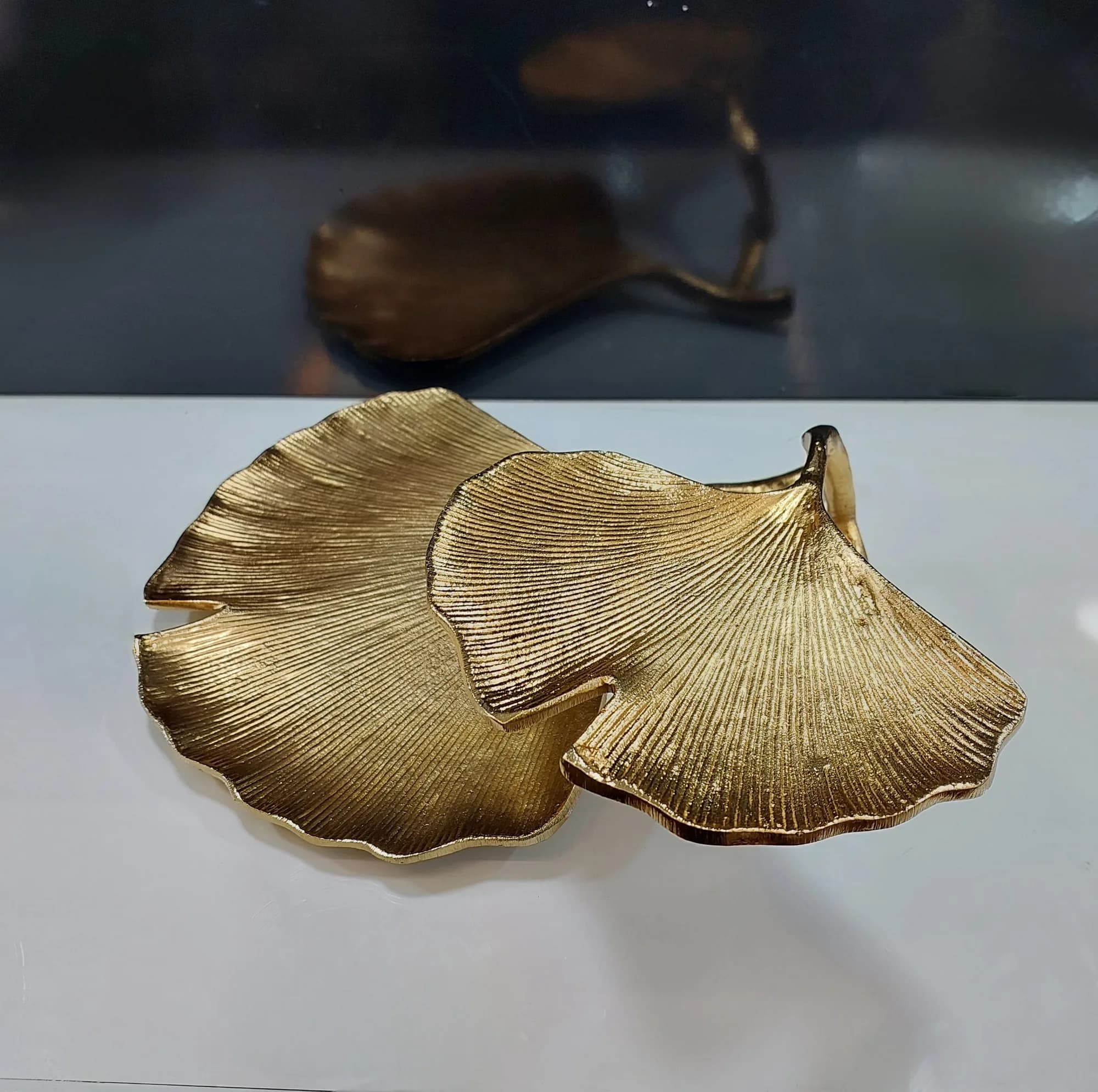 شیرینی خوری مدل آلومینیوم طرح برگ نیلوفر — تصویر ۳