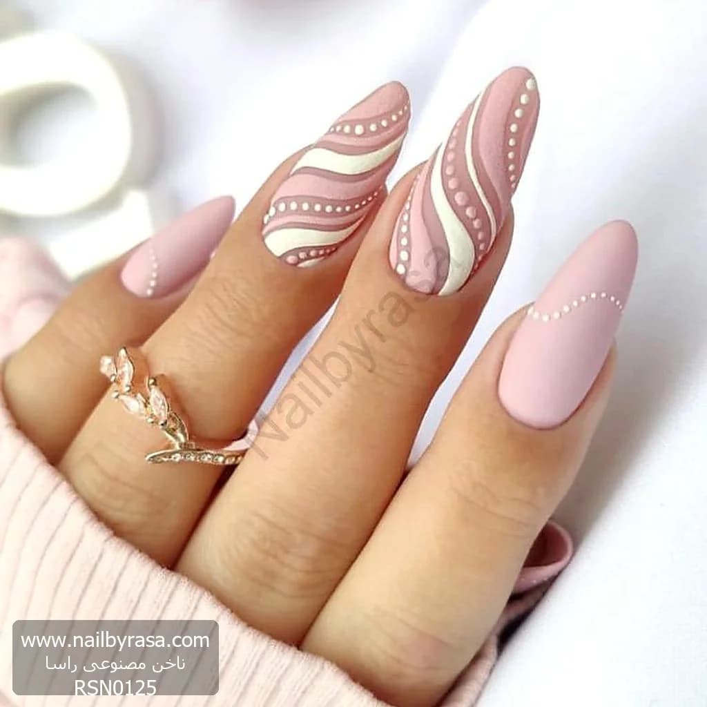 ناخن مصنوعی ژورنالی صورتی مات با طرح برجسته مواج بادامی راسا – RSN0125