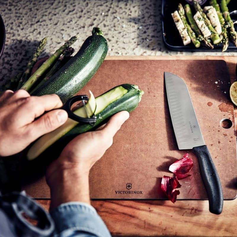 پوست گیر یا پوست کن ویکتورینوکس مدل victorinox 7.6079 سوئیس مشکی — تصویر ۲