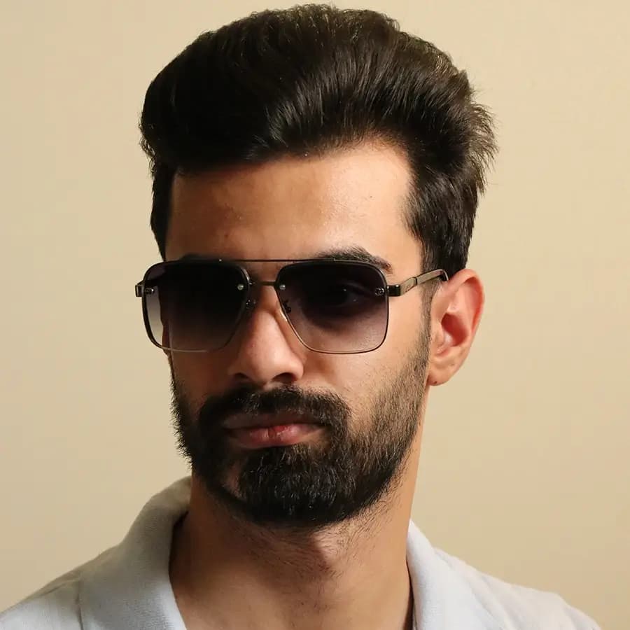 عینک آفتابی گوچی با فریم رنگ نوک مدادی، شکل مربعی و لنز سبز سایه روشن مدل GG1219 — تصویر ۲