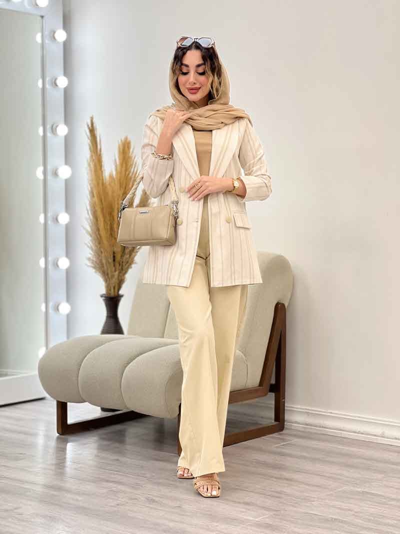 ست مانتو و شلوار چهار دکمه لمه دار کد 5224 — تصویر ۳