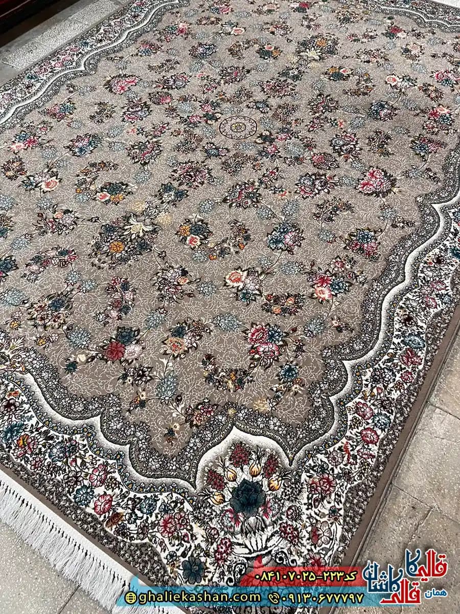 فرش 700 شانه طرح افشان رها رنگ طوسی فیلی کاشان — تصویر ۳