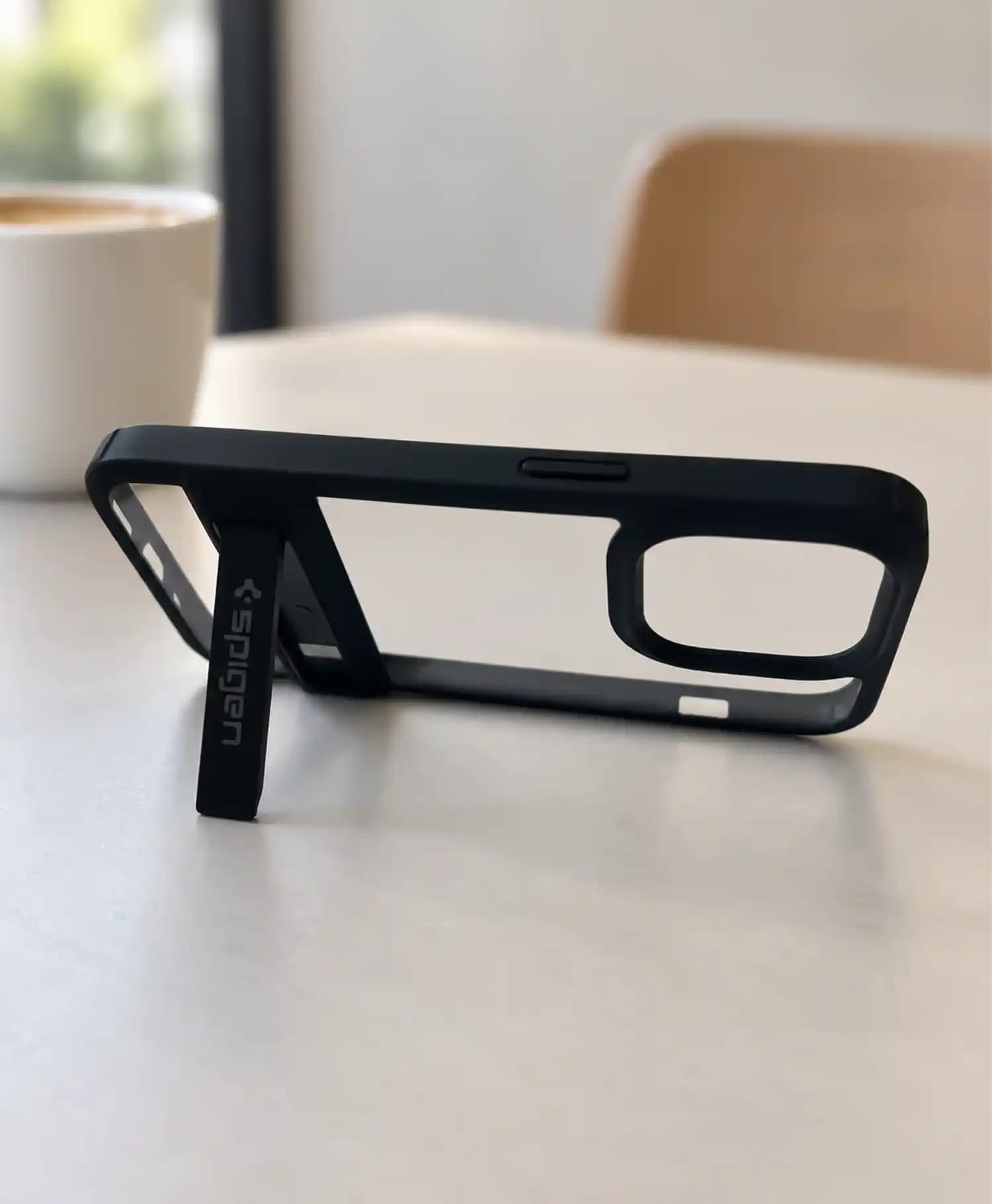 قاب اسپیگن استند دار گوشی موبایل Iphone 14 Pro — تصویر ۳