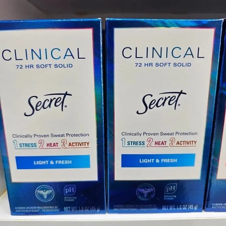 استیک ضد تعریق کلینیکال سکرت Secret مدل Light & Fresh – محافظت 72 ساعته 45 گرم — تصویر ۲