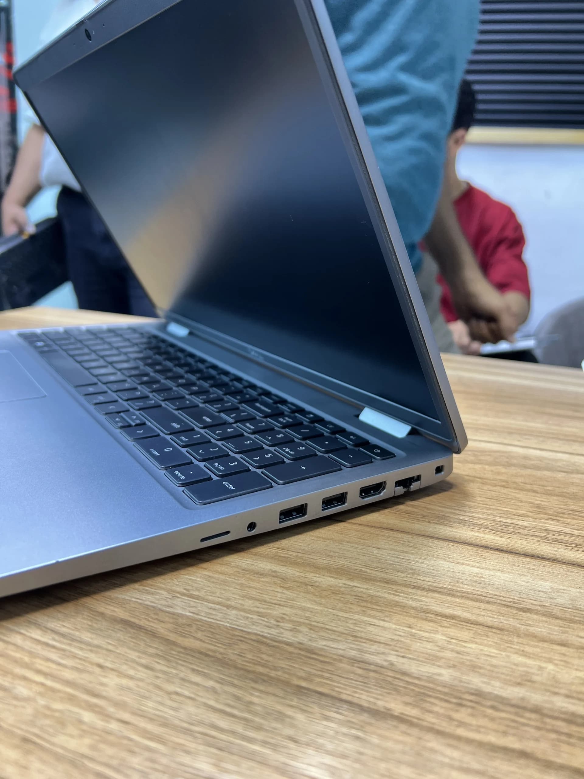 دل پرسیشن ۳۵۷۰ دست دوم ۱۵.۶ اینچی Dell Precision (۳۵۷۰) Core i۵-1۲۳۵U -۸GB-256GB- خاکستری — تصویر ۶