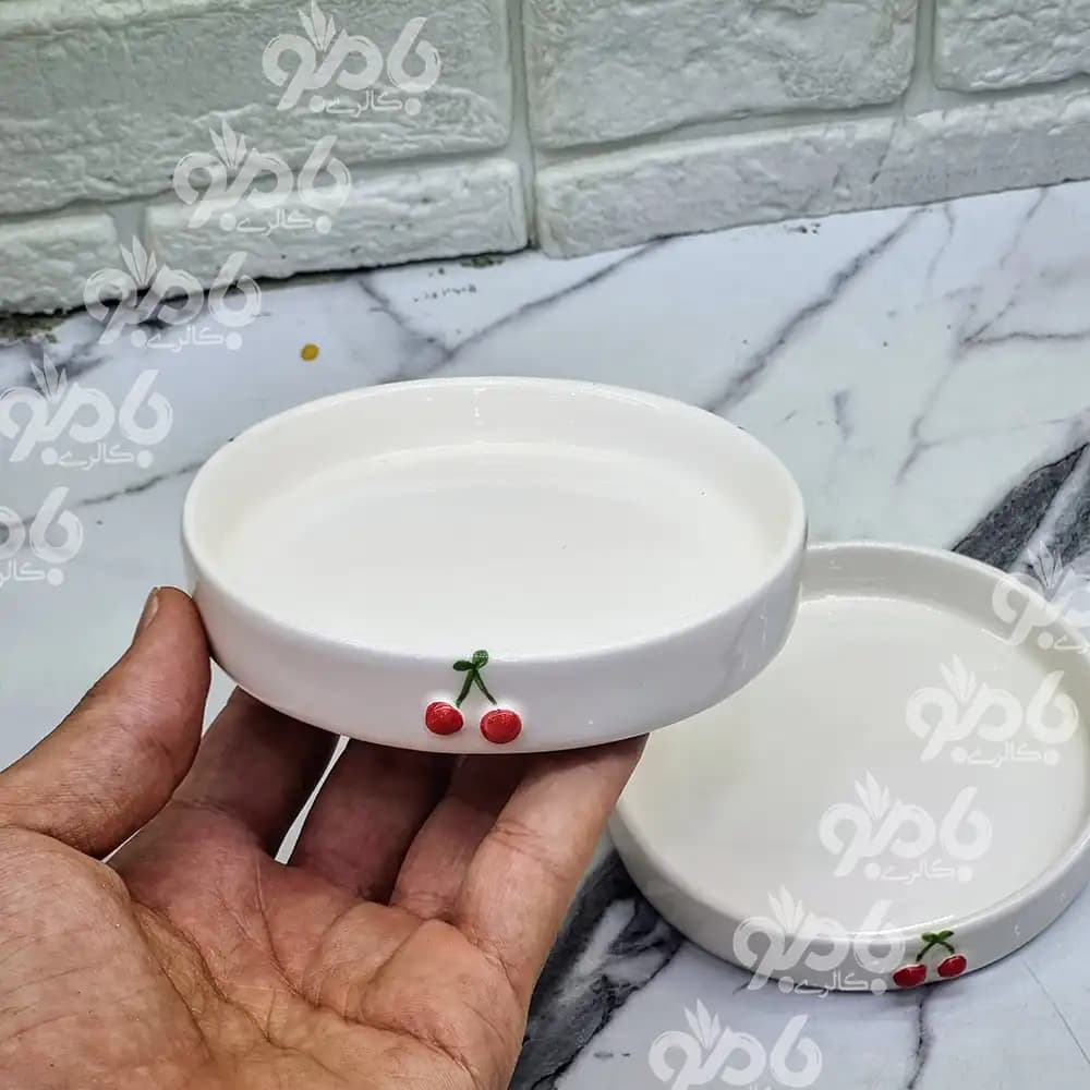 نعلبکی و زیر لیوانی سرامیکی لبه دار آلبالو برجسته — تصویر ۲